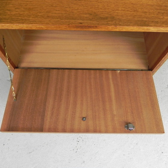 Image 1 of Table de chevet à pieds fuselés, années 1960