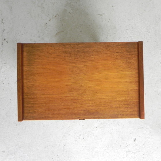 Image 1 of Table de chevet à pieds fuselés, années 1960