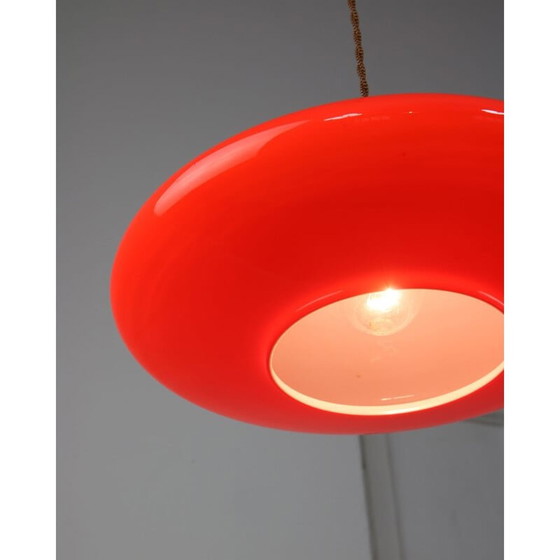 Image 1 of Lampe suspendue Saucer en verre rouge et laiton du Mid Century