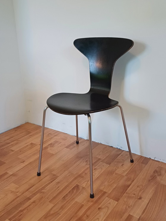 Image 1 of Quatre chaises papillon et trois chaises moustique Arne Jacobsen/Fritz Hansen