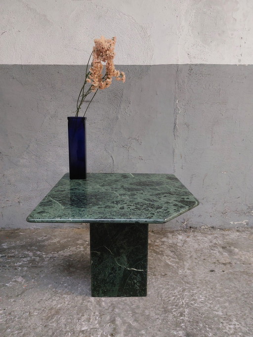 Table basse en marbre vert