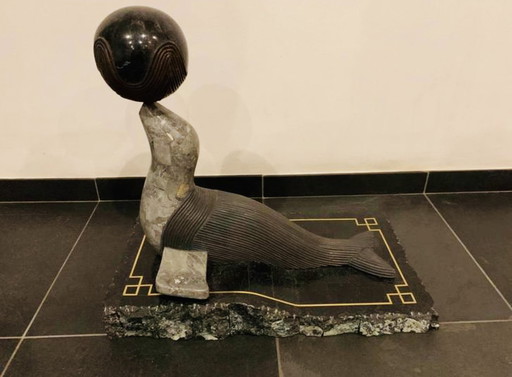 Image : "Seal With Ball". Excellent état.