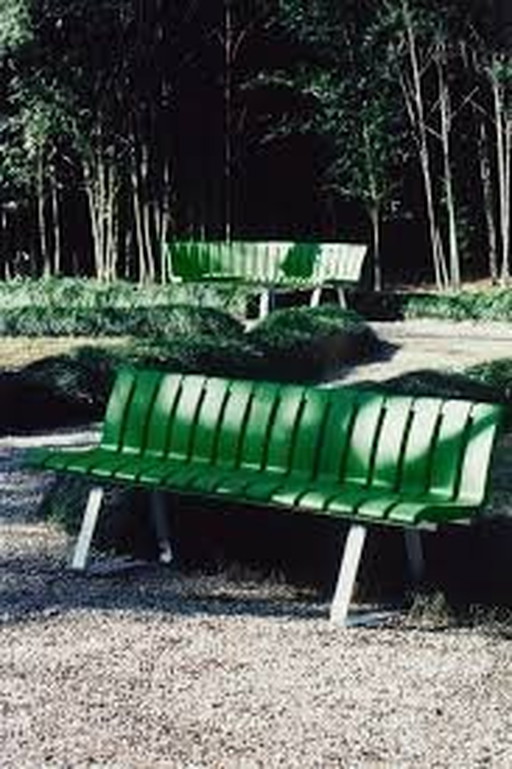 Banc de jardin modulaire Sussex du designer Robin Day 2003 pour le fabricant Magis