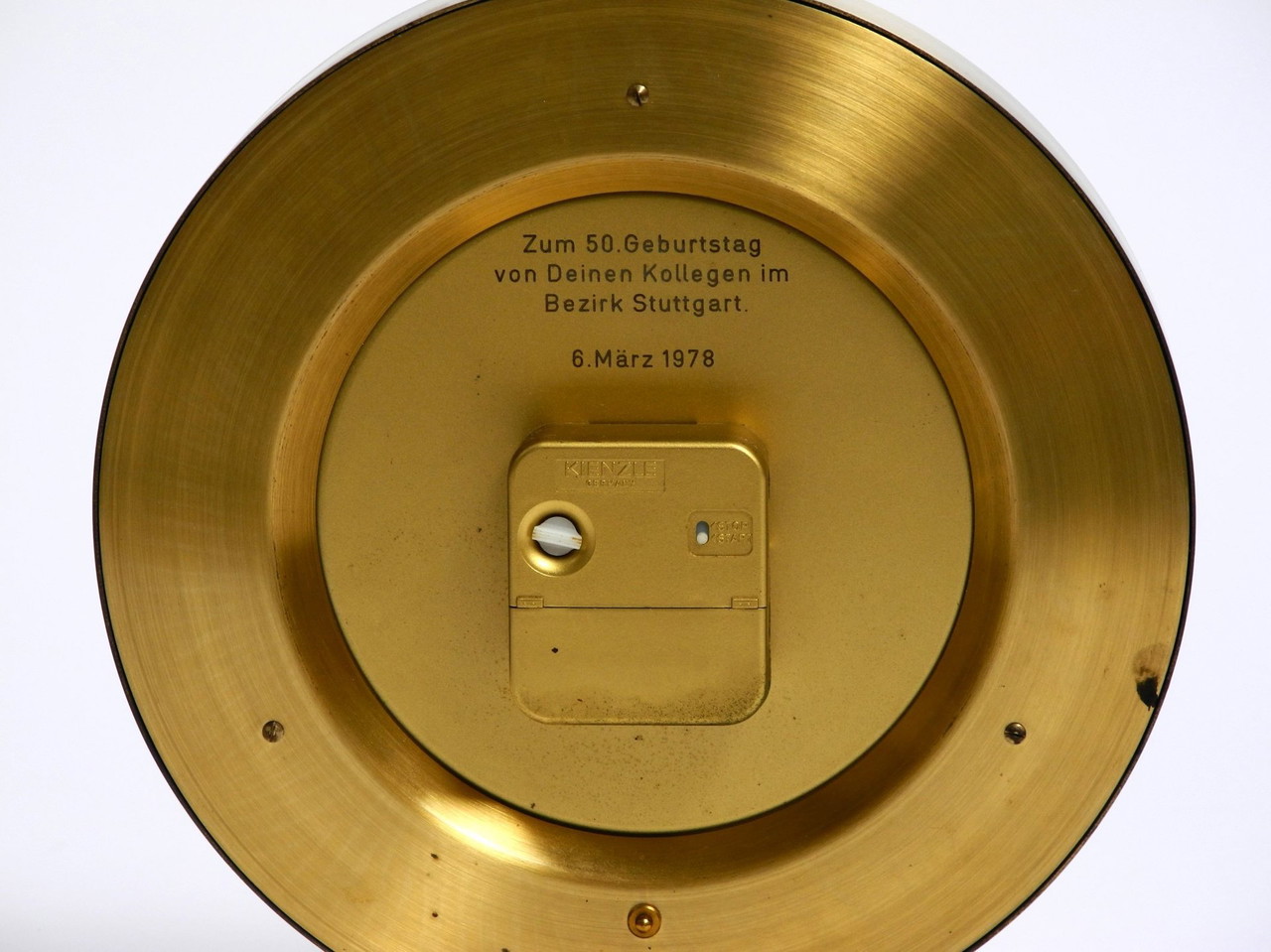 Horloge De Cheminée Moderne Vedette - Métal Aspect Laiton Jaune à Pile