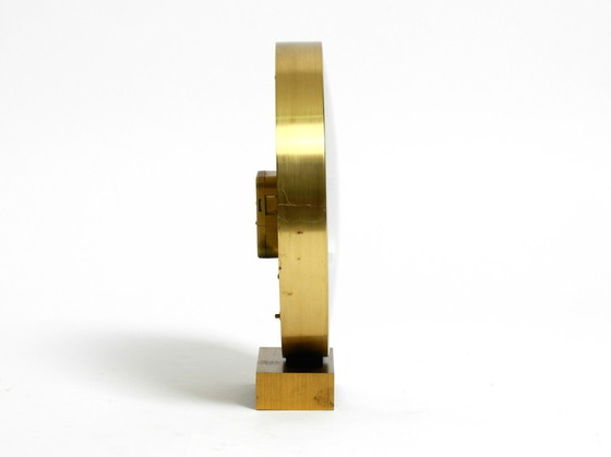 Image 1 of Grande horloge mondiale en laiton, fonctionnant sur piles, de Heinrich Johannes Möller pour Kienzle | 1978