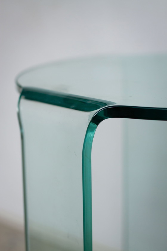 Image 1 of Table d'appoint italienne en verre courbé