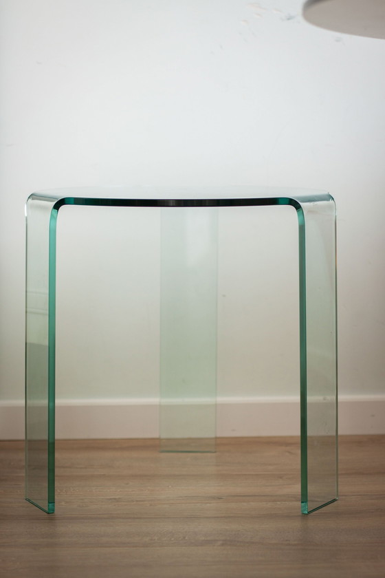 Image 1 of Table d'appoint italienne en verre courbé