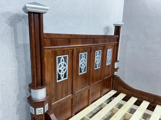 Image 1 of Cadre de lit marocain, lit berbère fait à la main. Fabriqué à partir de bois de cèdre de haute qualité