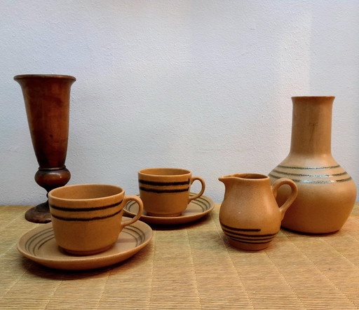 Tasses Et Vase Sarreguemines Modèle Chaumière 