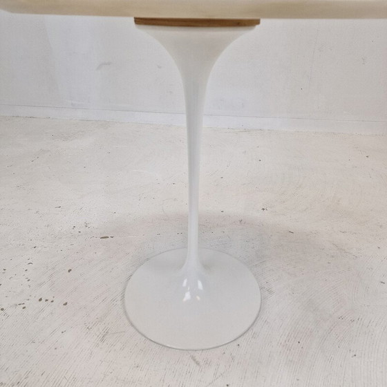 Image 1 of Table d'appoint ovale en marbre vintage par Eero Saarinen pour Knoll