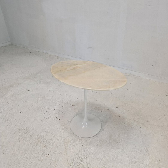 Image 1 of Table d'appoint ovale en marbre vintage par Eero Saarinen pour Knoll