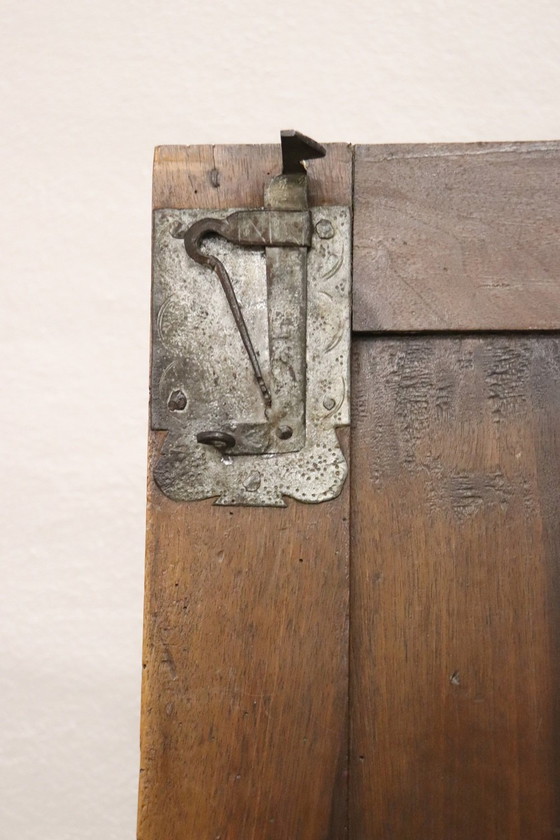 Image 1 of Armoire ancienne en bois rare