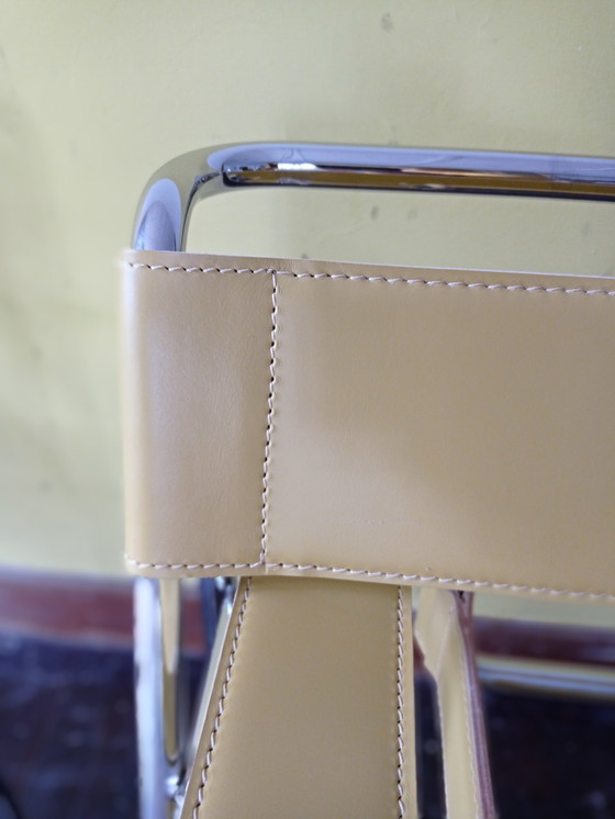 Image 1 of Knoll Wassily B3 2 Fauteuils en cuir ambré neufs et inutilisés Par Marcel Breuer