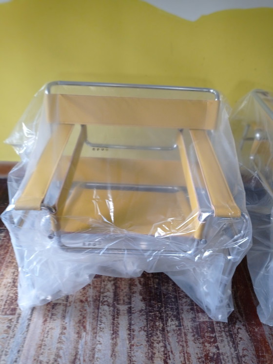 Image 1 of Knoll Wassily B3 2 Fauteuils en cuir ambré neufs et inutilisés Par Marcel Breuer