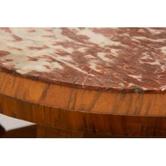 Image 1 of Table d'appoint vintage en noyer avec plateau en marbre 1930