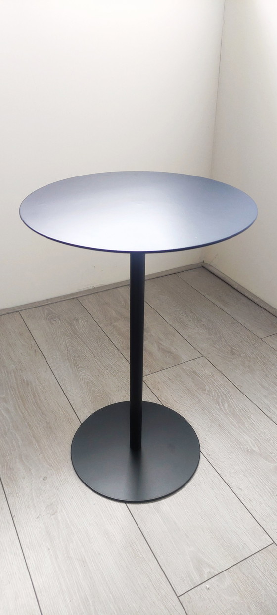 Image 1 of Table d'appoint moderne noire en acier