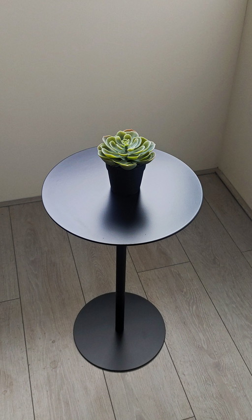 Table d'appoint moderne noire en acier