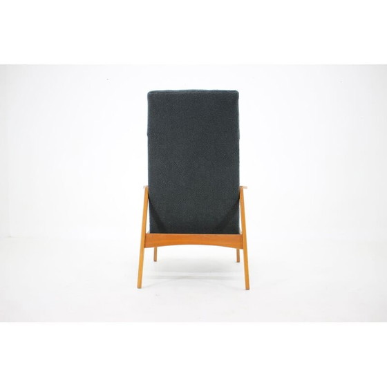 Image 1 of Fauteuil Wing vintage en bois de chêne et bouclé, Tchécoslovaquie, années 1960