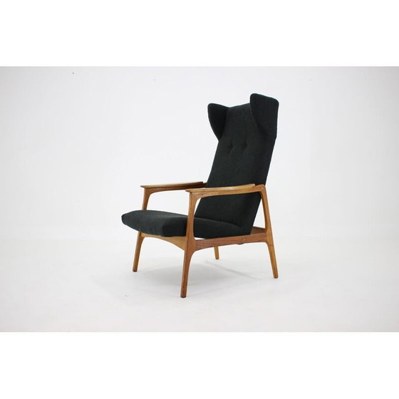 Image 1 of Fauteuil Wing vintage en bois de chêne et bouclé, Tchécoslovaquie, années 1960