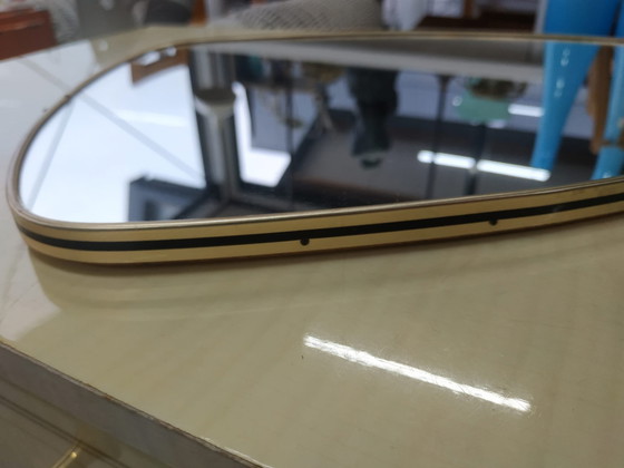 Image 1 of Miroir ovale vintage des années 50 avec 'Golden Edge'.