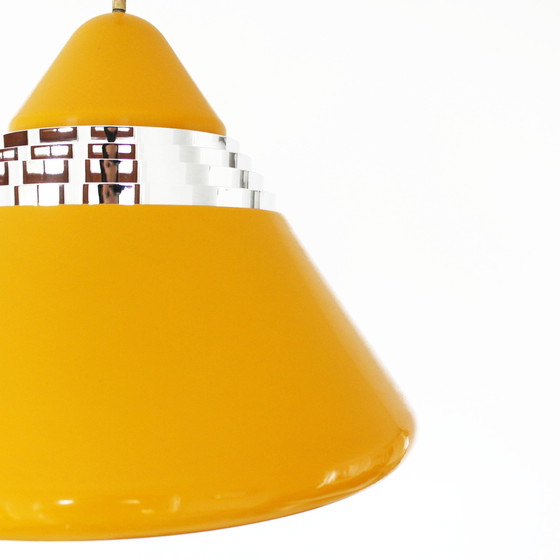 Image 1 of Lampe pendante à cône jaune par Kazuo Motozawa pour Staff, 1970S