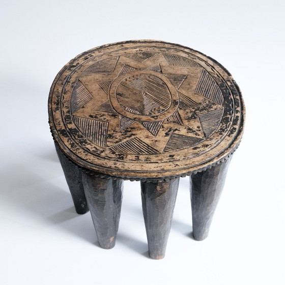 Image 1 of Tabouret vintage en bois sculpté à la main, Nigeria 1950