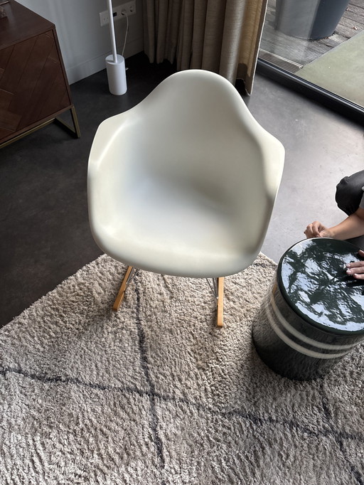 Fauteuil à bascule Eames Rar