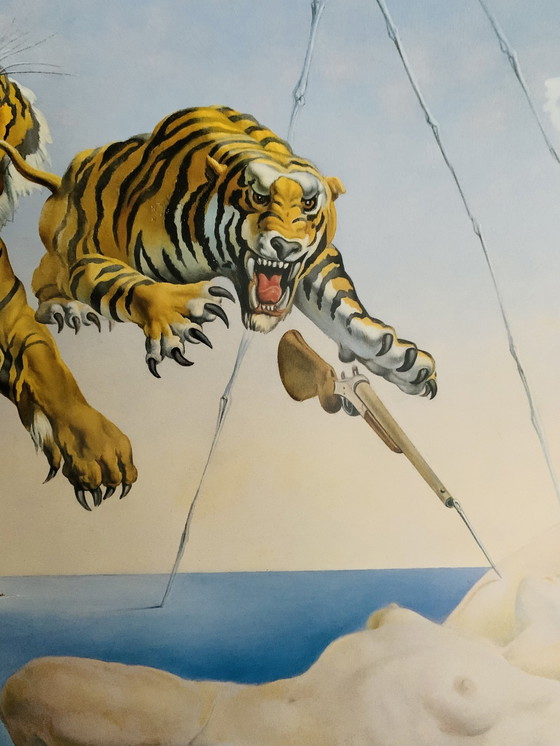 Image 1 of Salvador Dali : "Rêve causé par une abeille volant autour d'une grenade, une seconde avant le réveil".