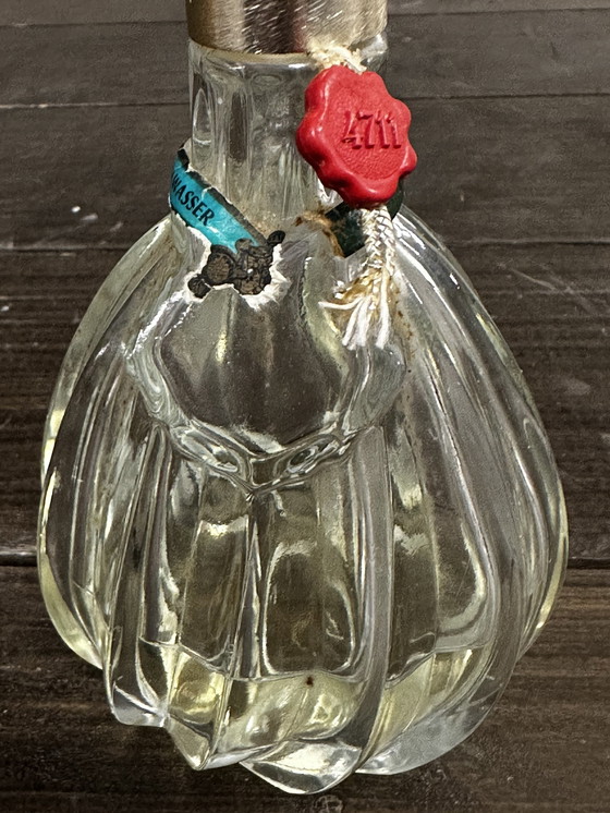Image 1 of Flacon Ancien Avec Contenant “ Eau De Cologne 4711 “ 