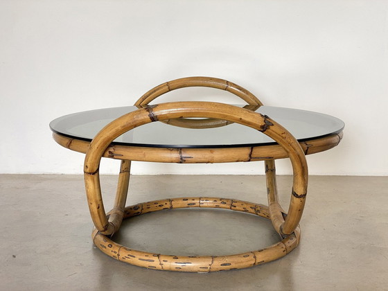 Image 1 of Table basse ronde en bambou avec plateau en verre fumé, 1970