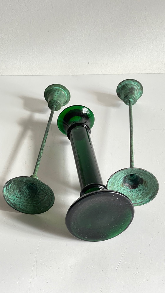 Image 1 of Bougeoirs En Verre Et Métal Vert