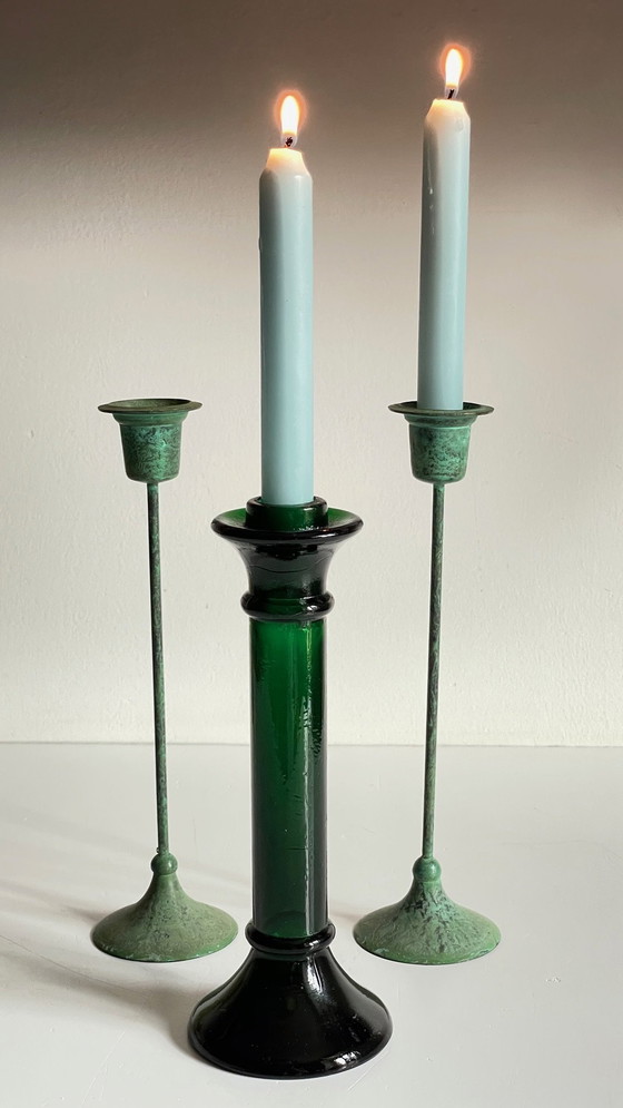 Image 1 of Bougeoirs En Verre Et Métal Vert