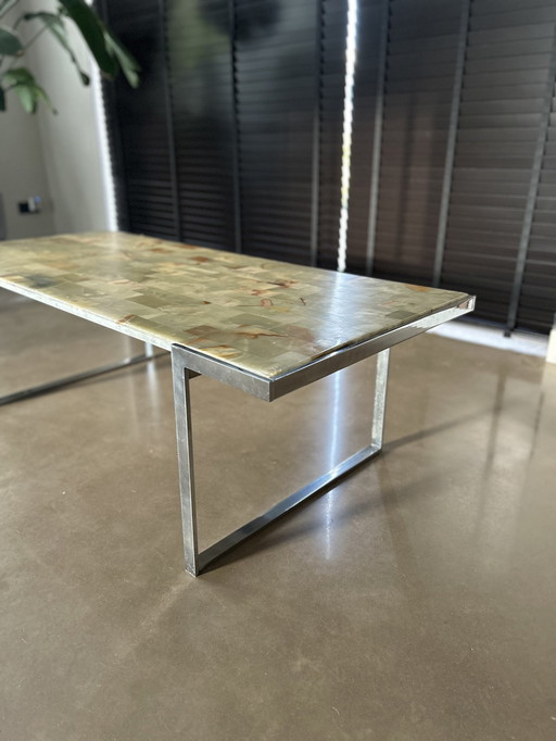 Table basse du milieu du siècle en marbre onyx avec base en chrome