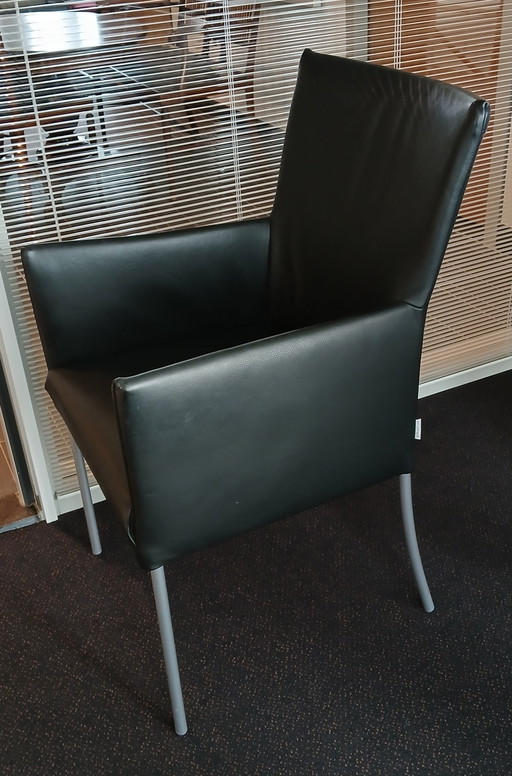 7x Fauteuils Arc en cuir noir, marque Bert Plantagie