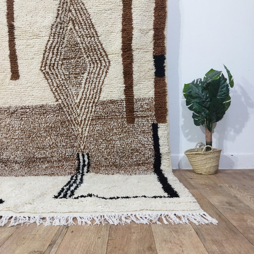 Tapis berbère en laine naturelle fait à la main - Handgewebter Berberteppich Aus Natürlicher Wolle