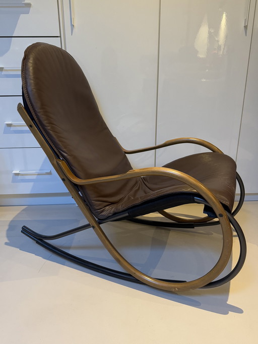 Fauteuil à bascule "Nonna" Paul Tuttle Pour Strässle International, Suisse