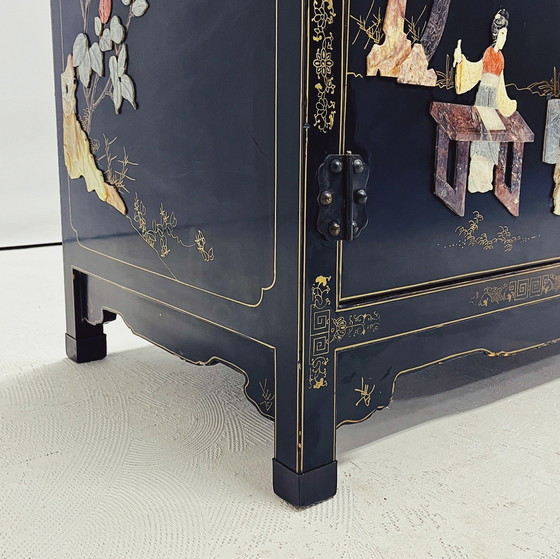 Image 1 of Cabinet chinois vintage