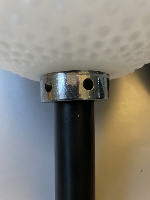 Lampe suspendue en opaline des années soixante-dix