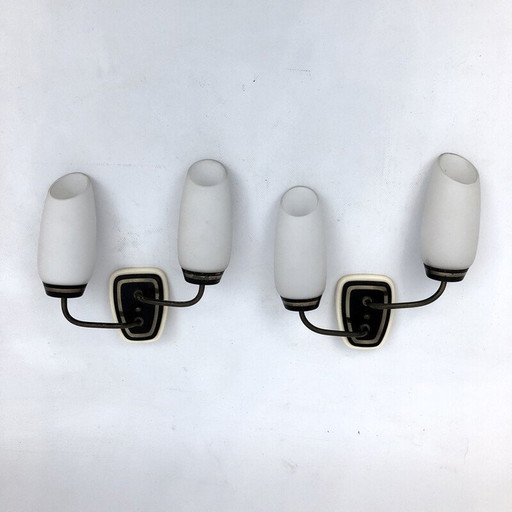 Paire d'appliques vintage en laiton et verre opale, Italie 1950