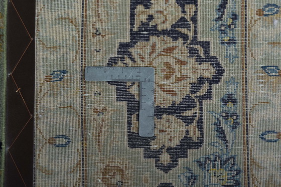 Image 1 of Tapis de liège Kashan noué à la main - Vert pistache - 388 X 261 cm