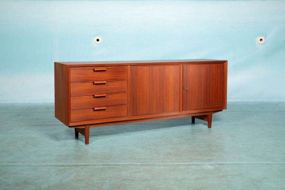 Image 1 of Buffet rénové au design vintage, buffet des années 60 en teck