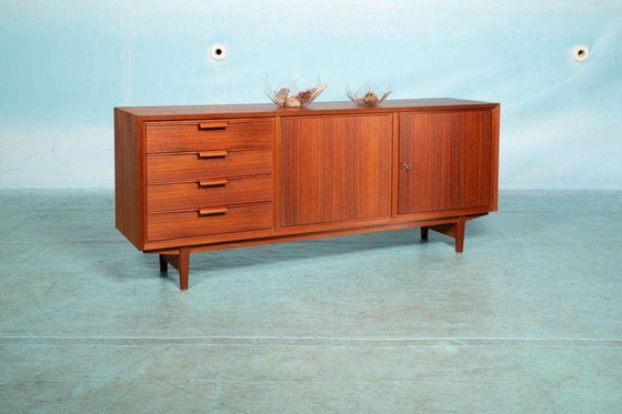 Image 1 of Buffet rénové au design vintage, buffet des années 60 en teck