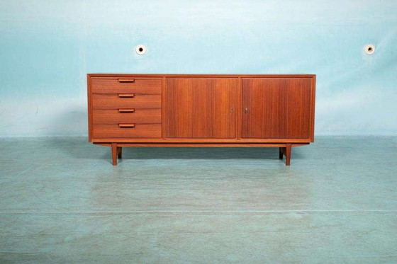 Image 1 of Buffet rénové au design vintage, buffet des années 60 en teck