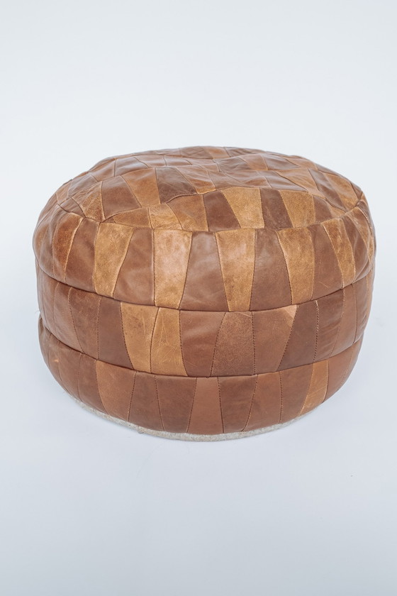 Image 1 of Pouf en cuir vintage 1970