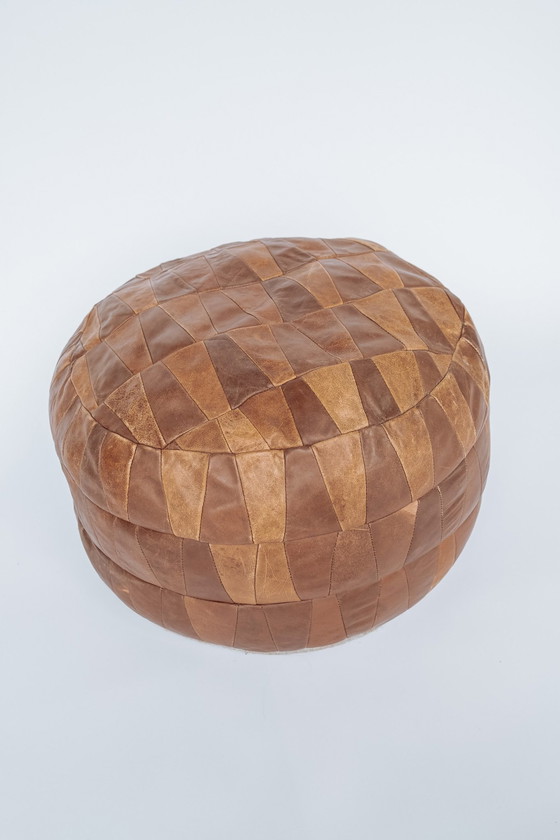 Image 1 of Pouf en cuir vintage 1970