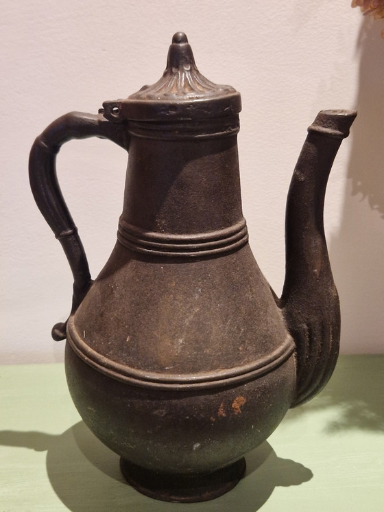 Image 1 of Ancienne cruche à eau RUSSE 18ème siècle Sovjet Cast-iron