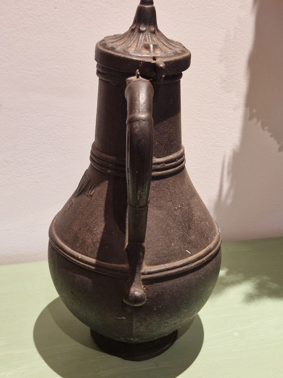 Image 1 of Ancienne cruche à eau RUSSE 18ème siècle Sovjet Cast-iron