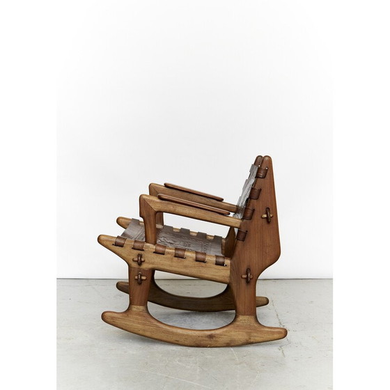Image 1 of Chaise à bascule en cuir vintage par Angel Pazmino, Équateur