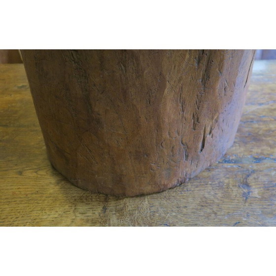 Image 1 of Table basse Boho avec plateau en verre circulaire, ancienne souche d'arbre sculptée