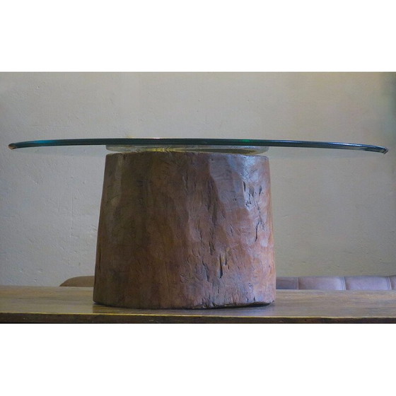 Image 1 of Table basse Boho avec plateau en verre circulaire, ancienne souche d'arbre sculptée